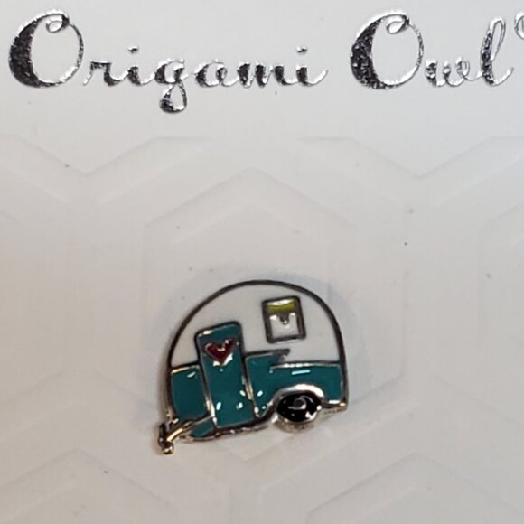 Origami Owl - Brand new Teal Camper Trailer Charm - Picture 1 of 2